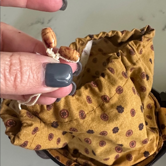 Coconut Shell Handbag - Picture 6 of 8